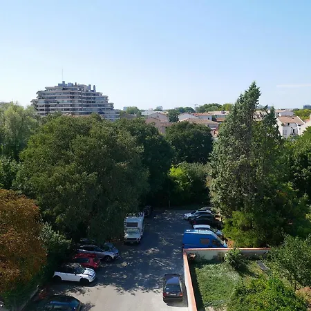 Botanic Garden Cosy, Parking, Metro Apartment